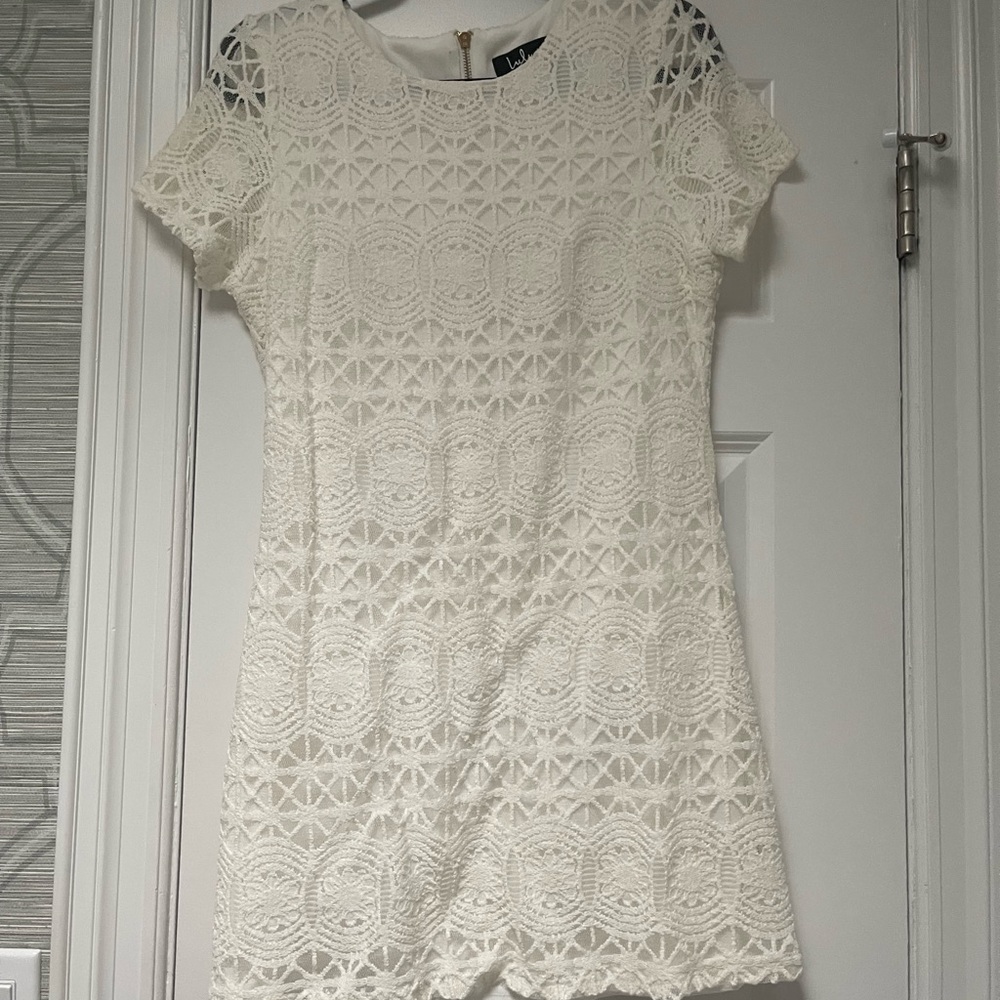 White Dress from Lulus. Worn only 1 time
